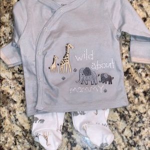Wild about mommy outfit